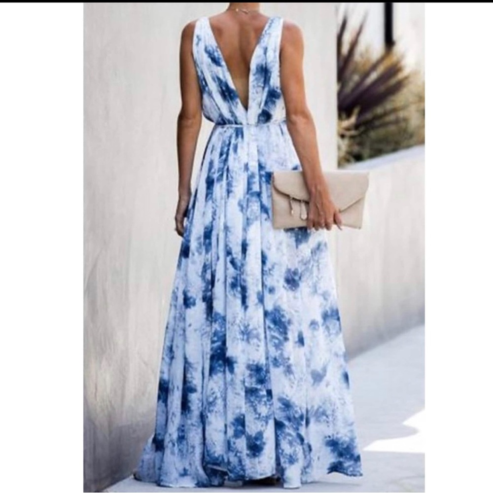 NWT Aakaa Ellony Maxi Dress